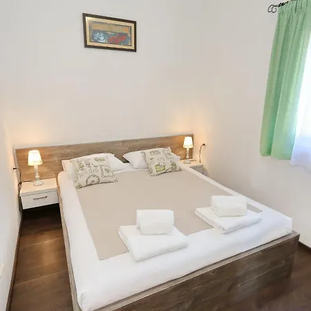 Villa Spacious In With Private Swimming Pool