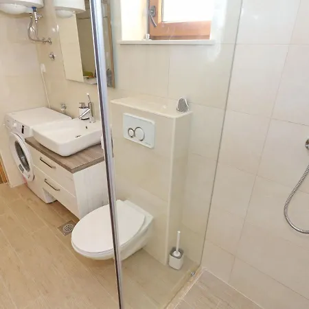 Spacious In With Private Swimming Pool *