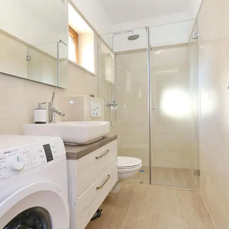 Spacious In With Private Swimming Pool