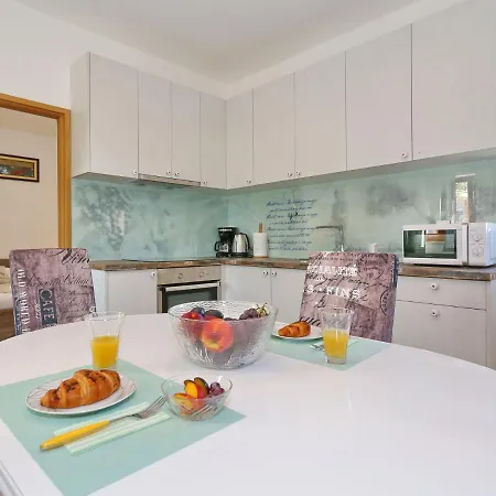 Villa Spacious In With Private Swimming Pool *